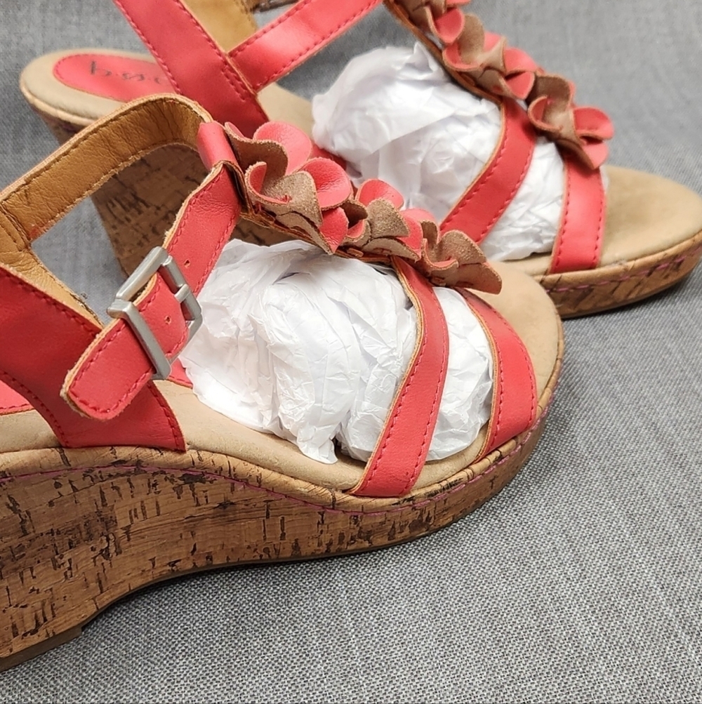 b.o.c Floral High Wedge Strap Sandals. Size 10 - Picture 10 of 12
